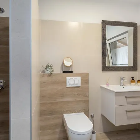Lena Appartement *