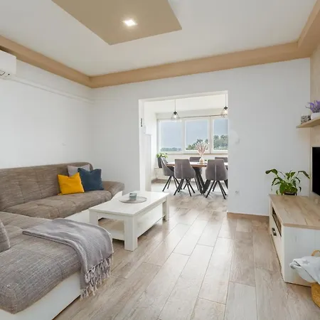 Appartement Lena *