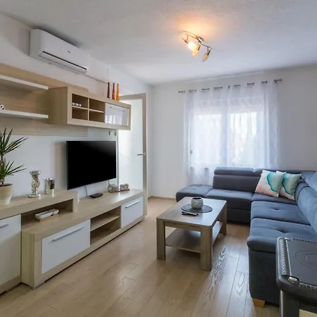 Lena Appartement *